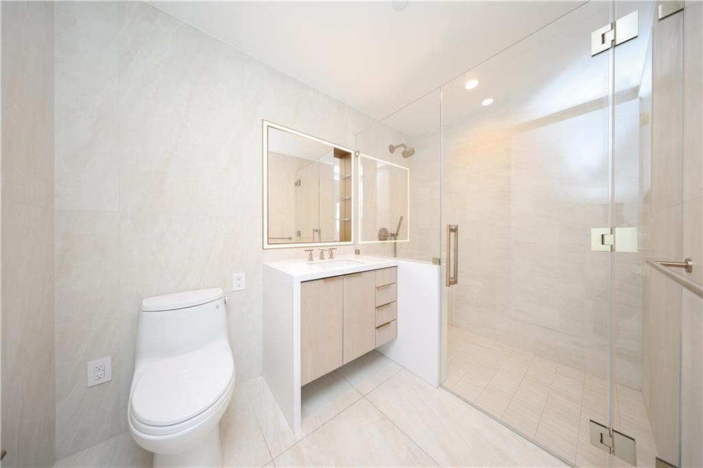 3 Court Square 5411, Long Island City, New York, 11101 image 22