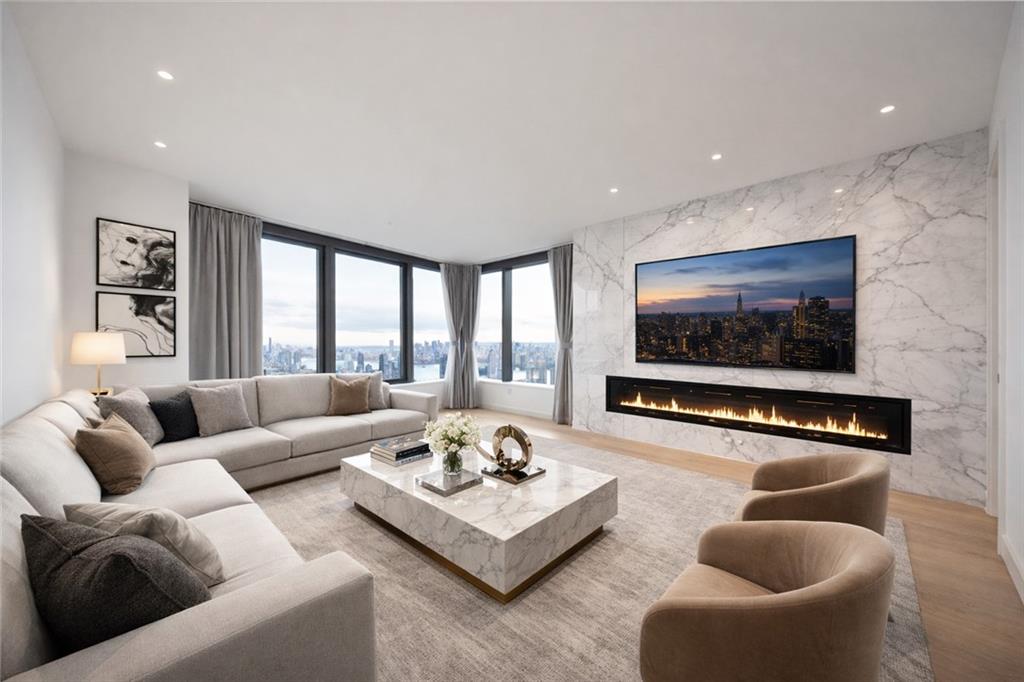 3 Court Square 5411, Long Island City, New York, 11101 image 8