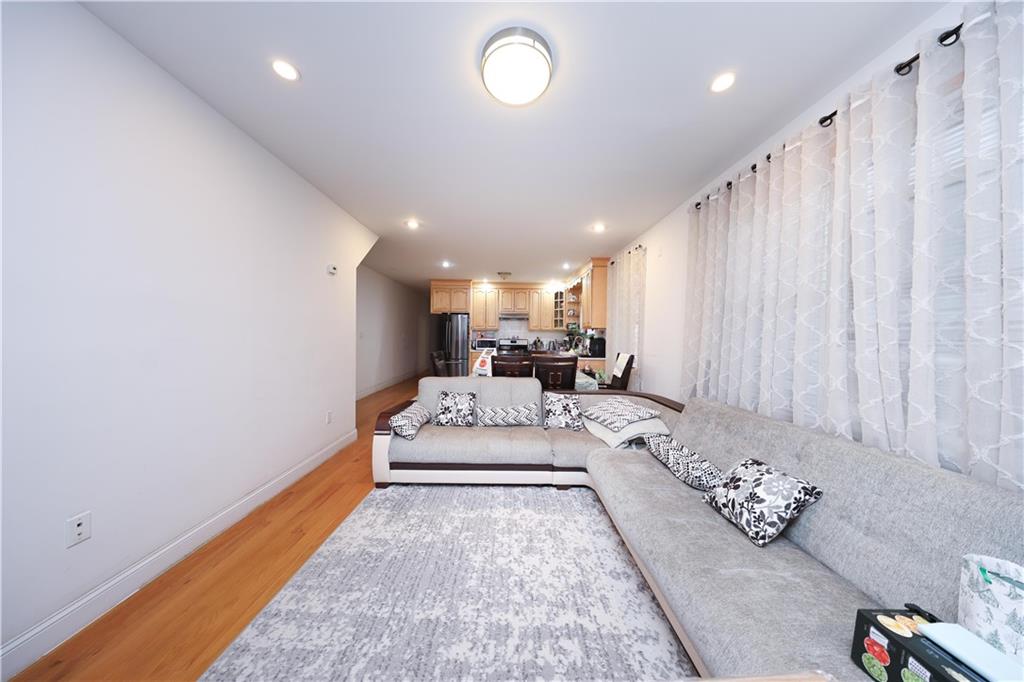 2055 West 5th Street Image 4