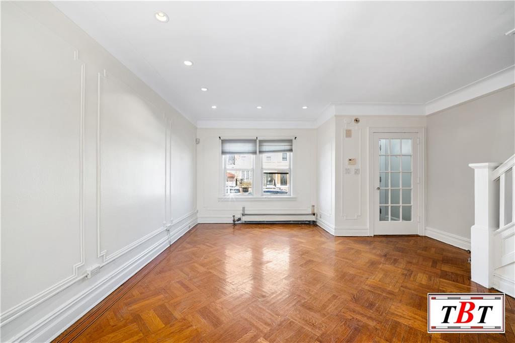 1496 East 32nd Street Image 3