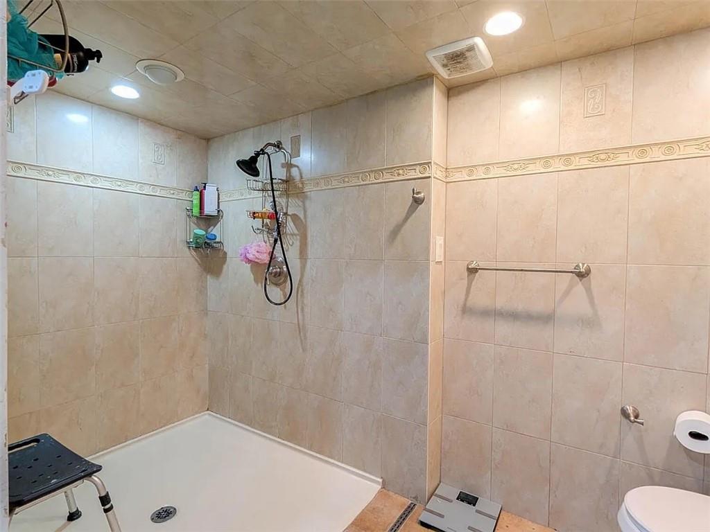 22 Dover Green, Staten  Island, New York, 10312 image 12