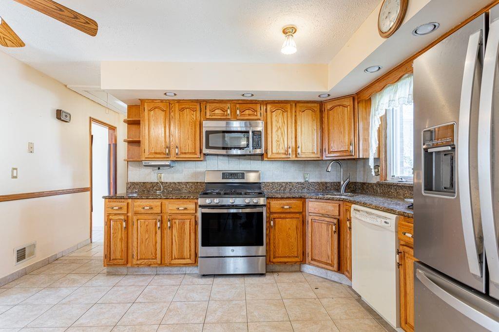 80 Spratt Avenue, Staten  Island, New York, 10306 image 16