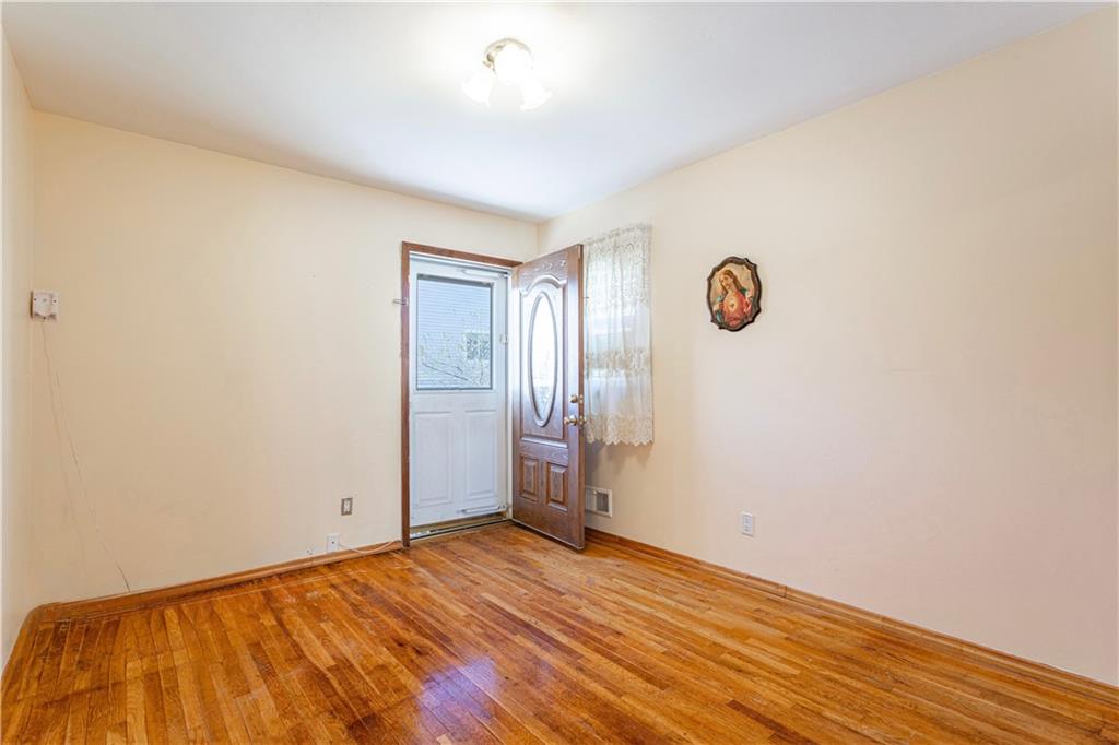 80 Spratt Avenue, Staten  Island, New York, 10306 image 20