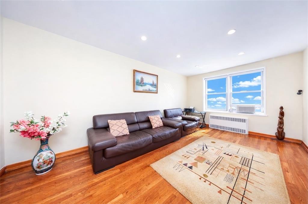 3025 Ocean Avenue 6A Image 2