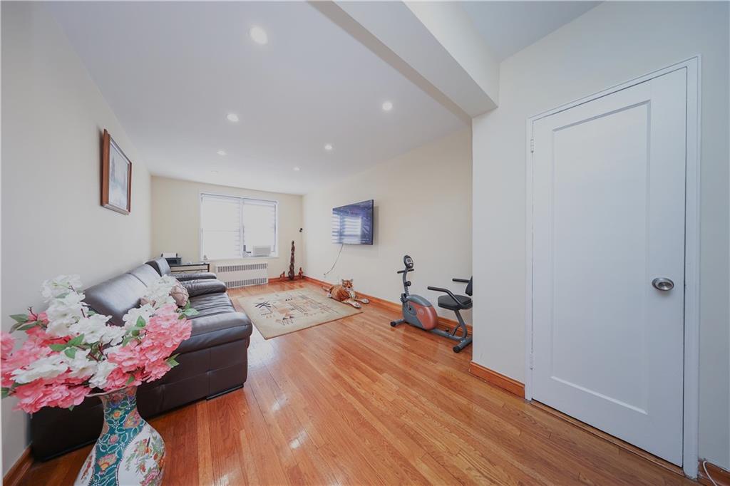 3025 Ocean Avenue 6A Image 3