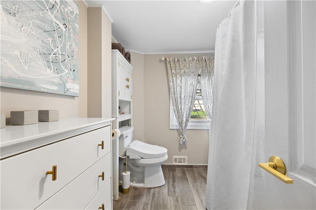 262 Lindenwood Road, Staten  Island, New York, 10308 image 15