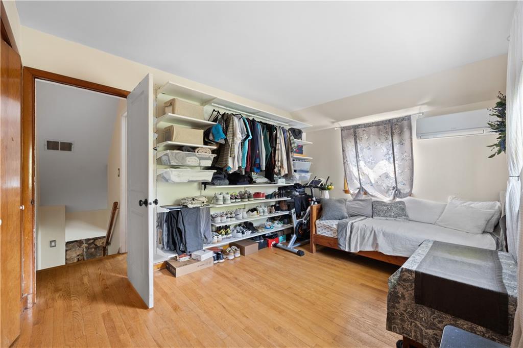 262 Lindenwood Road, Staten  Island, New York, 10308 image 22