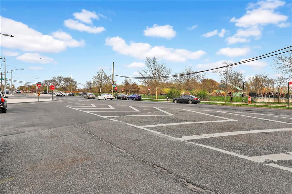 7941 Seaview Avenue E1, Brooklyn, New York, 11236 image 17