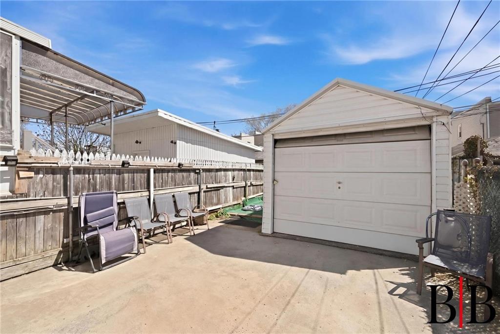 2341 Knapp Street Image 3