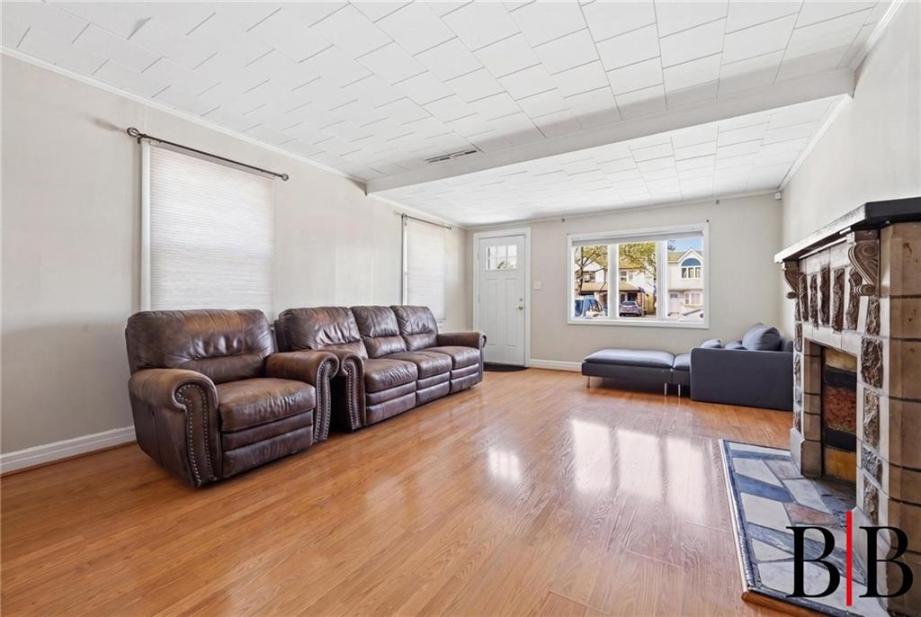 2341 Knapp Street Image 5