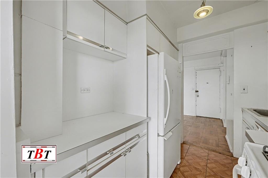 303 Beverly Road 10G, Brooklyn, New York, 11218 image 32