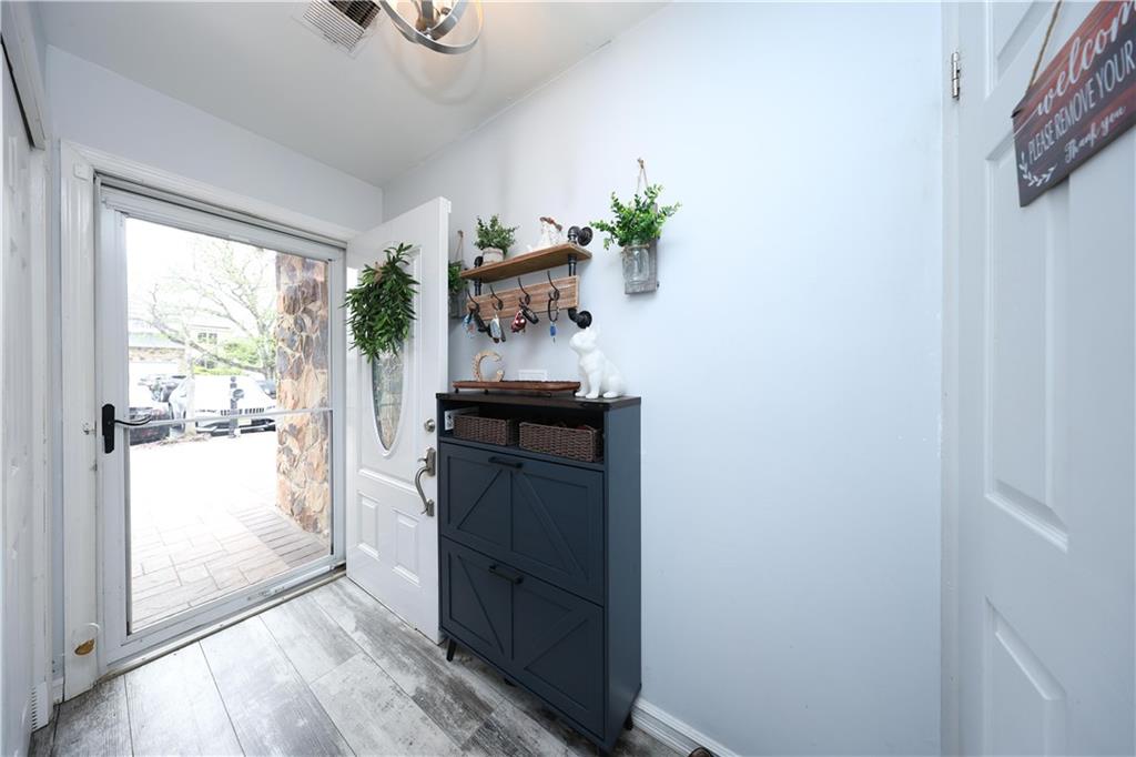 25 Poets Circle Image 3