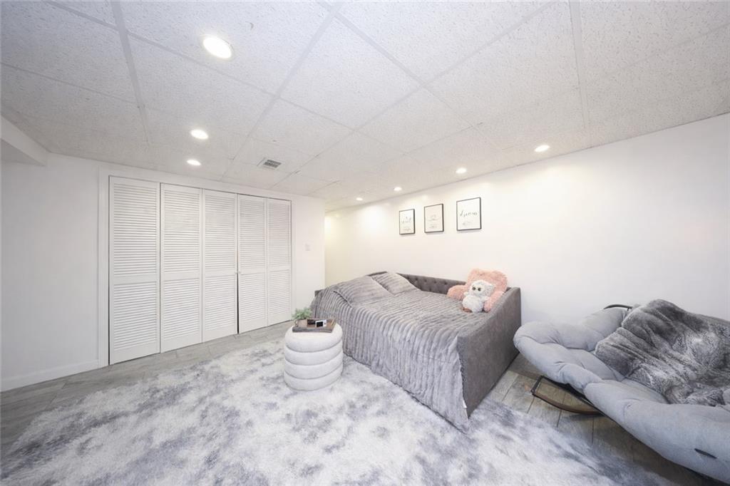 25 Poets Circle Image 4