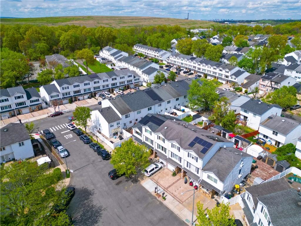 25 Poets Circle, Staten  Island, New York, 10312 image 34