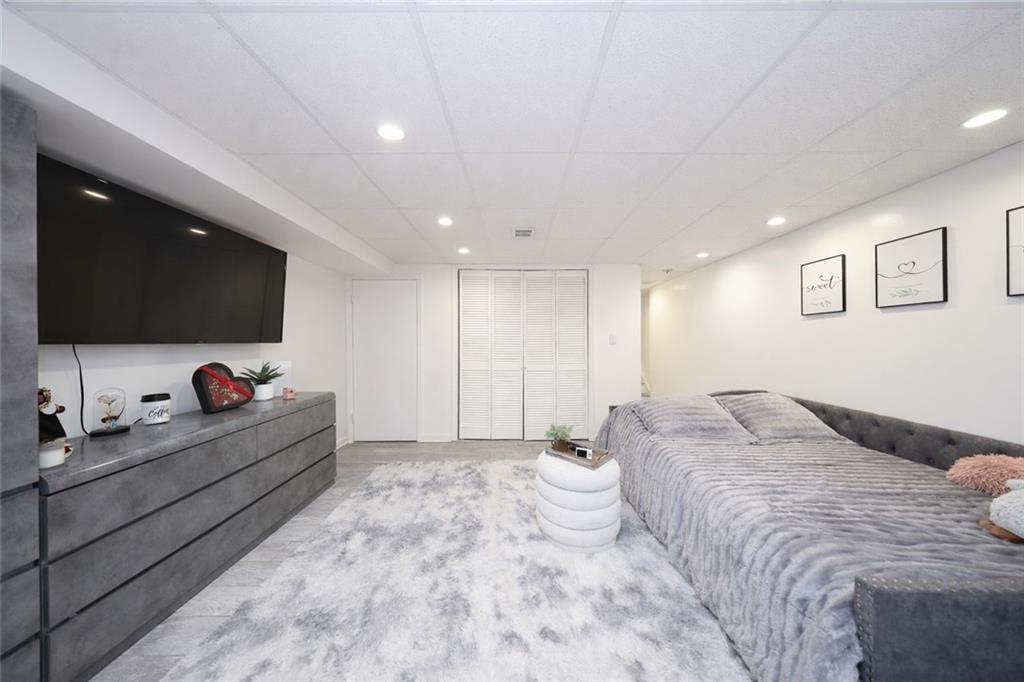 25 Poets Circle Image 5