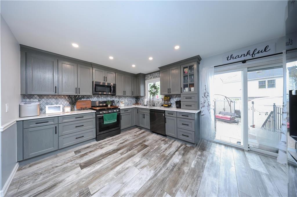 25 Poets Circle, Staten  Island, New York, 10312 image 9