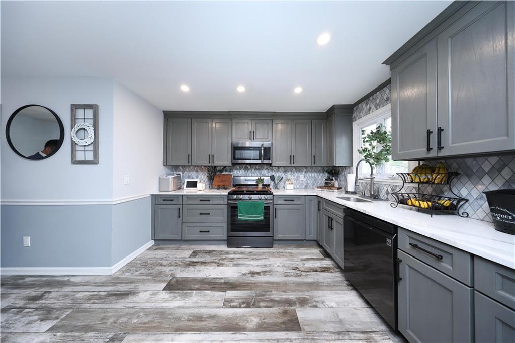 25 Poets Circle, Staten  Island, New York, 10312 image 10