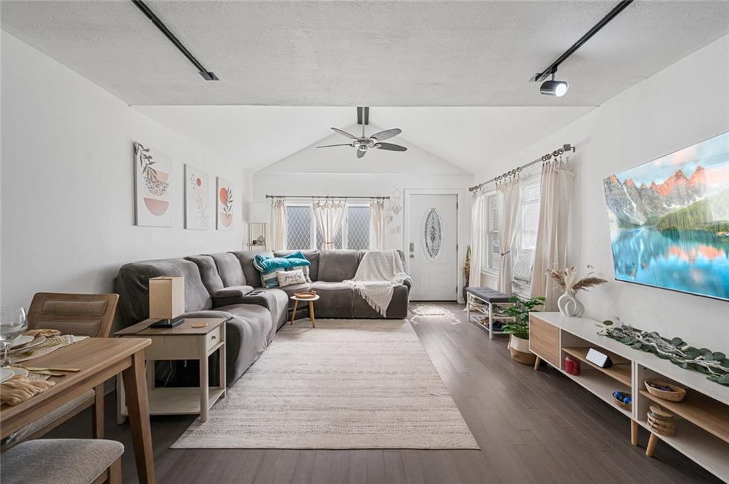 5801 Avenue M Image 3