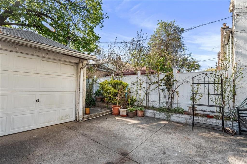 540 East 52nd Street Image 3