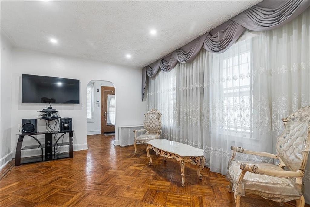 540 East 52nd Street Image 5