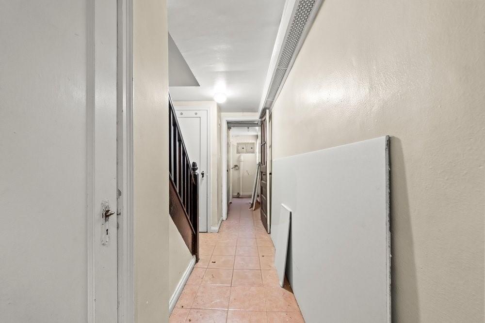 676 East 38th Street Image 3