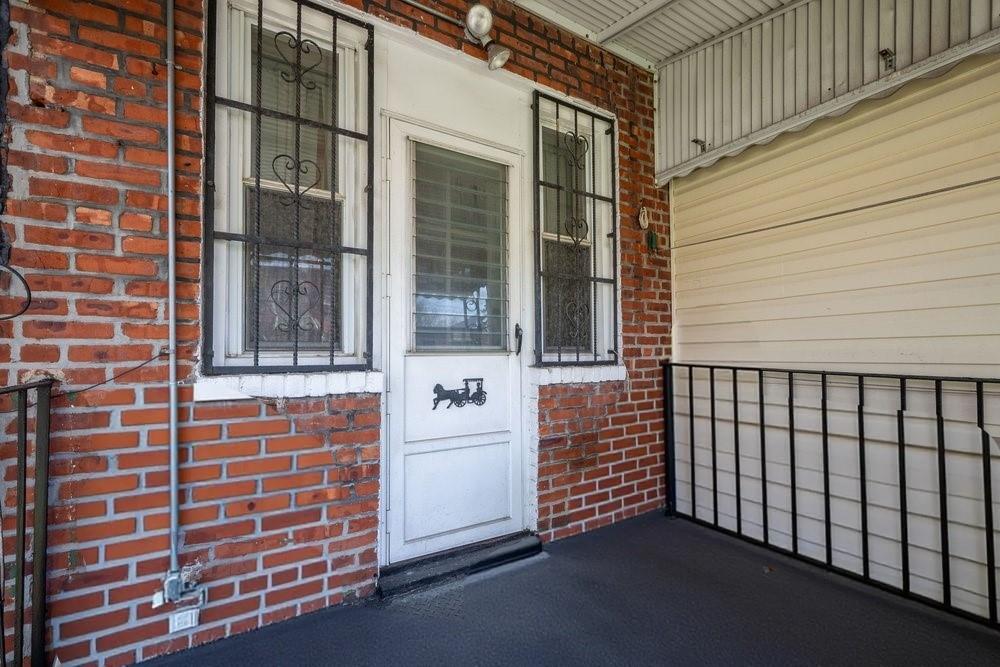 676 East 38th Street Image 4