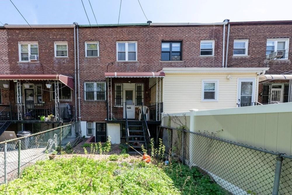 676 East 38th Street Image 5