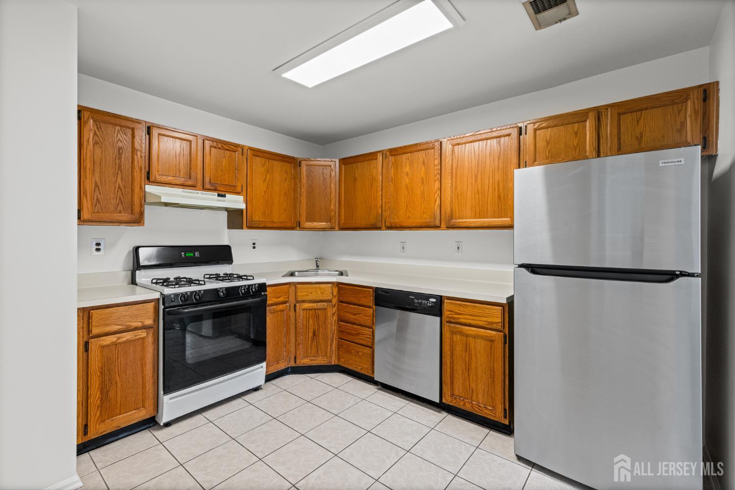 341 Silvia Street Image 3