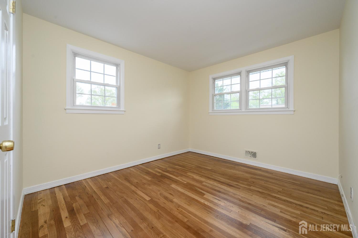 384 Maplewood Avenue, Colonia, NJ, 07067 image 21