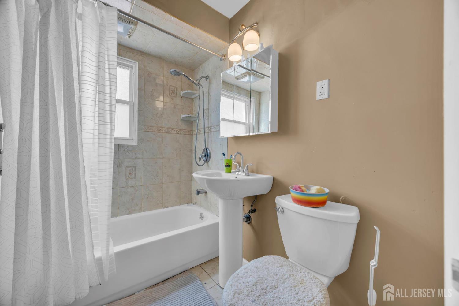 17 Hillcrest Avenue, Edison, NJ, 08817 image 8