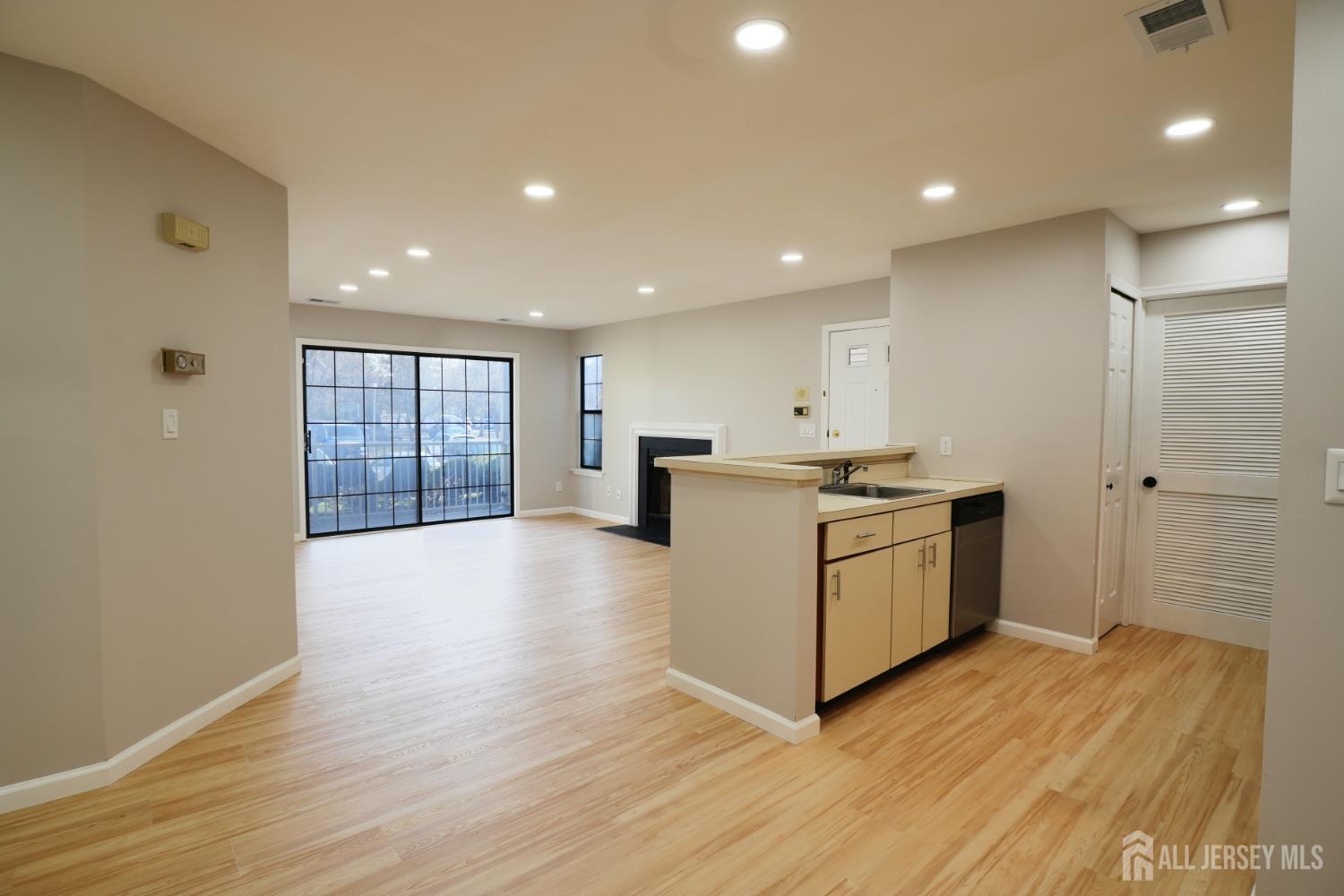 395 Carhart Court, East Brunswick, NJ, 08816 image 7