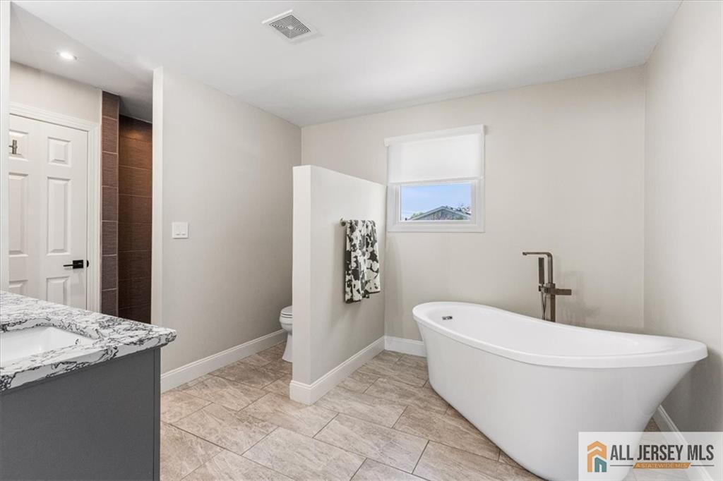 14 London Drive, East Brunswick, NJ, 08816 image 28