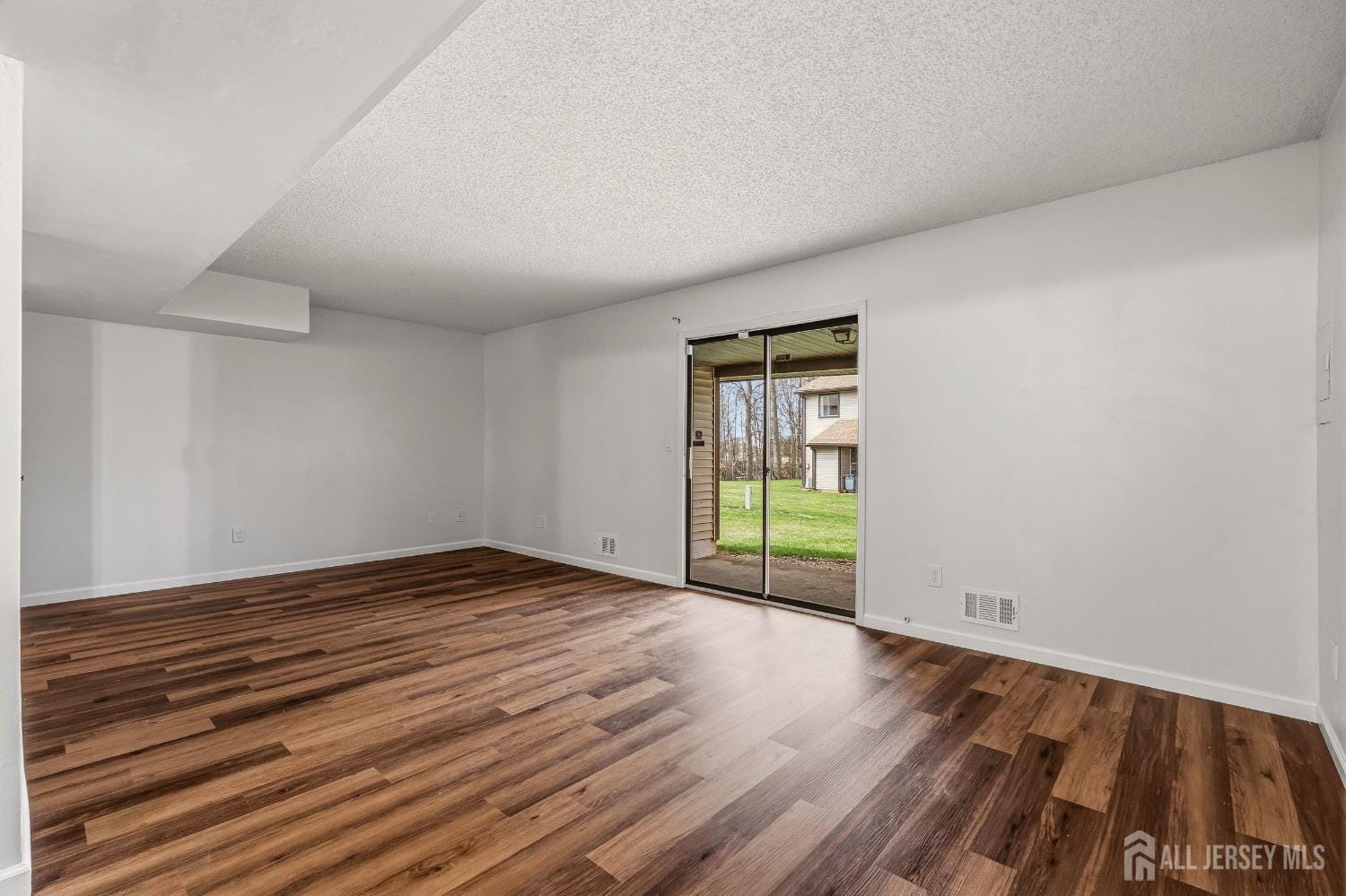 8401 Hana Road Image 5