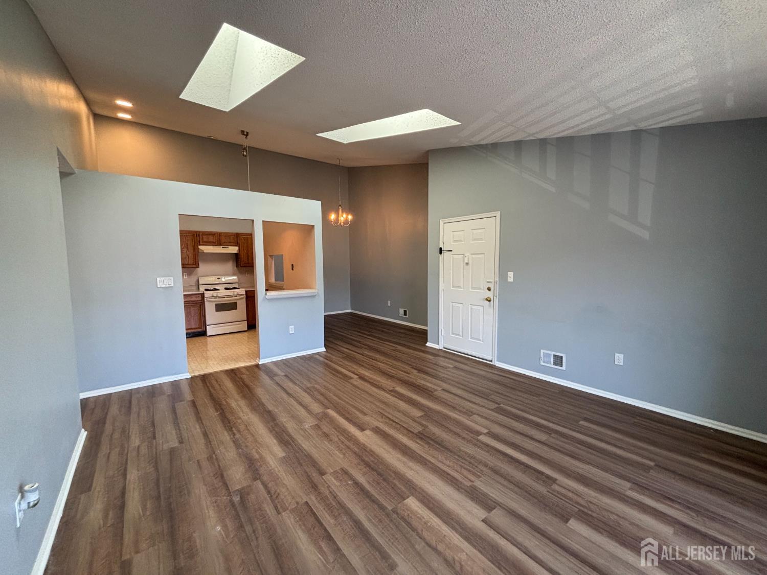 17 Pembrook Avenue, North Brunswick, NJ, 08902 image 7