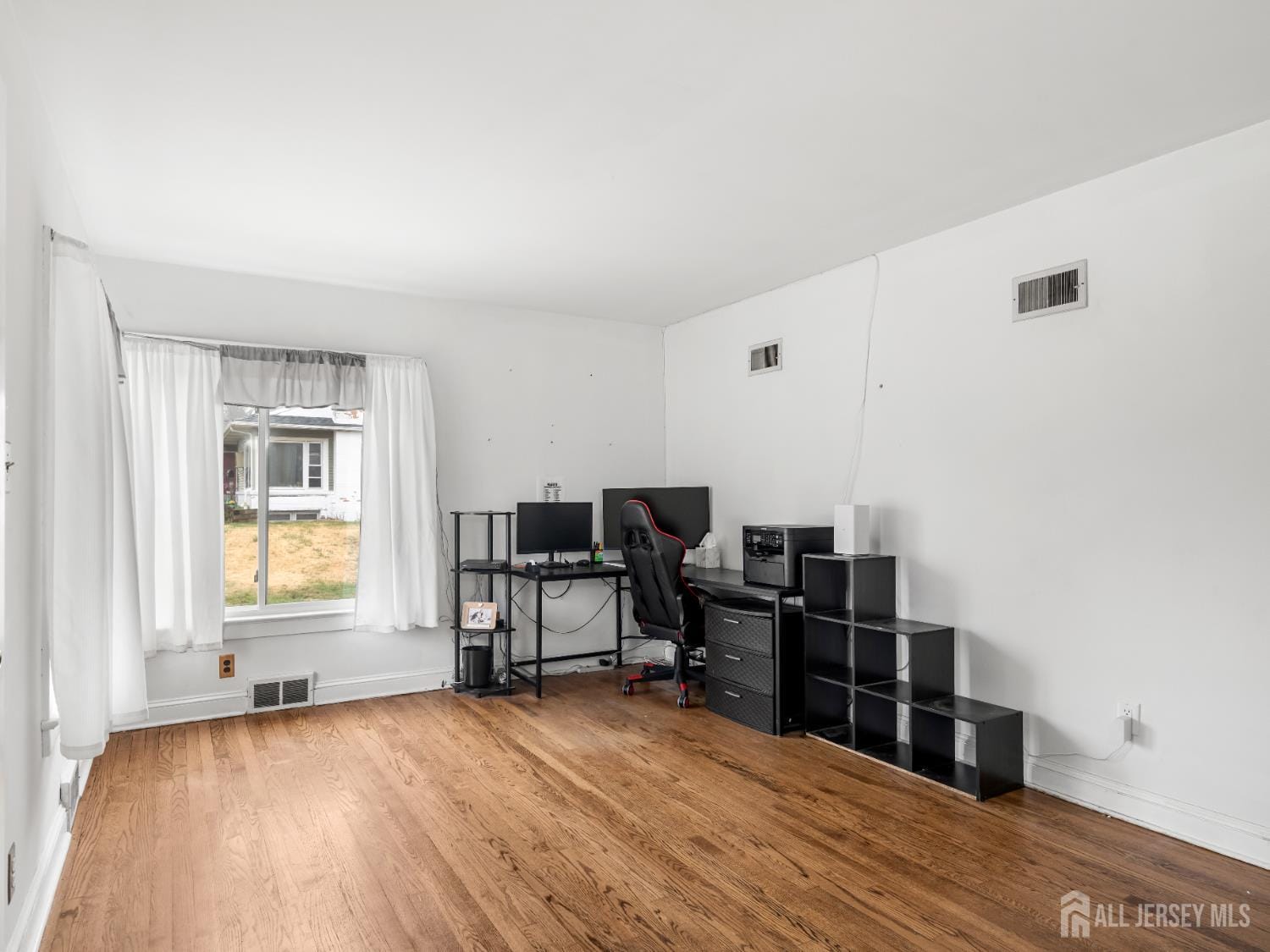 343 Woodside Avenue Image 5