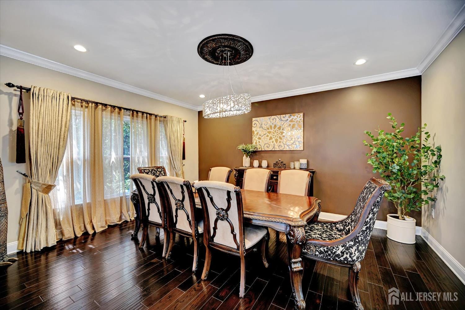 3 Greenwich Court Image 4