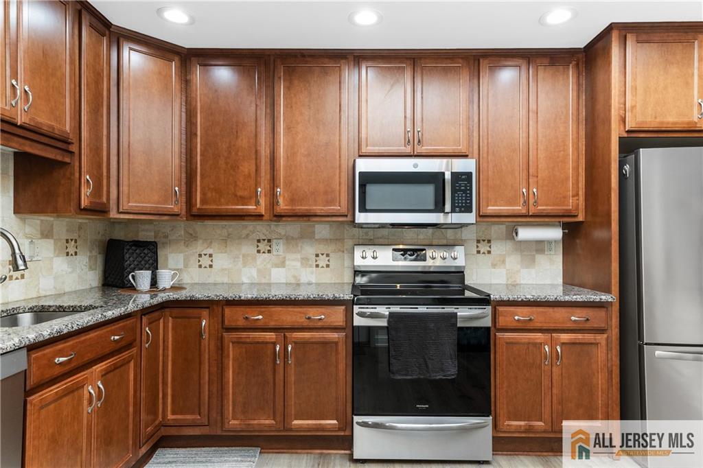 480 Fairton Drive 480C Image 4