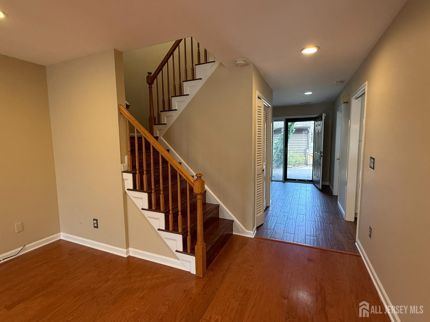 54 Holly Court, Edison, NJ, 08820 image 13