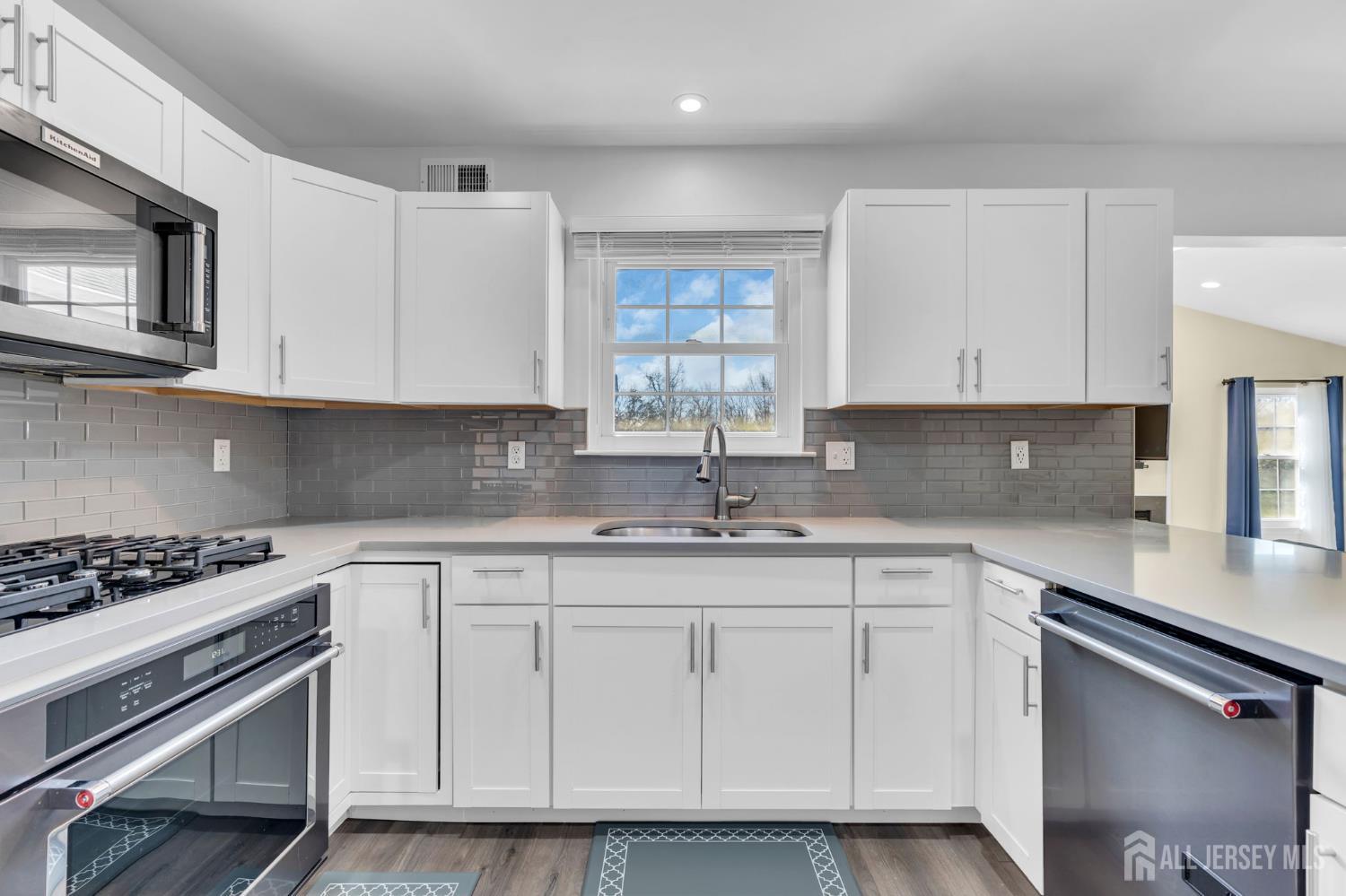 52 Zeller Drive, Franklin Twsp, NJ, 08873 image 16