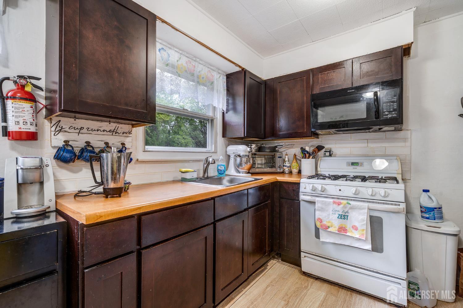 520 N Park Drive, Perth Amboy, NJ, 08861 image 10