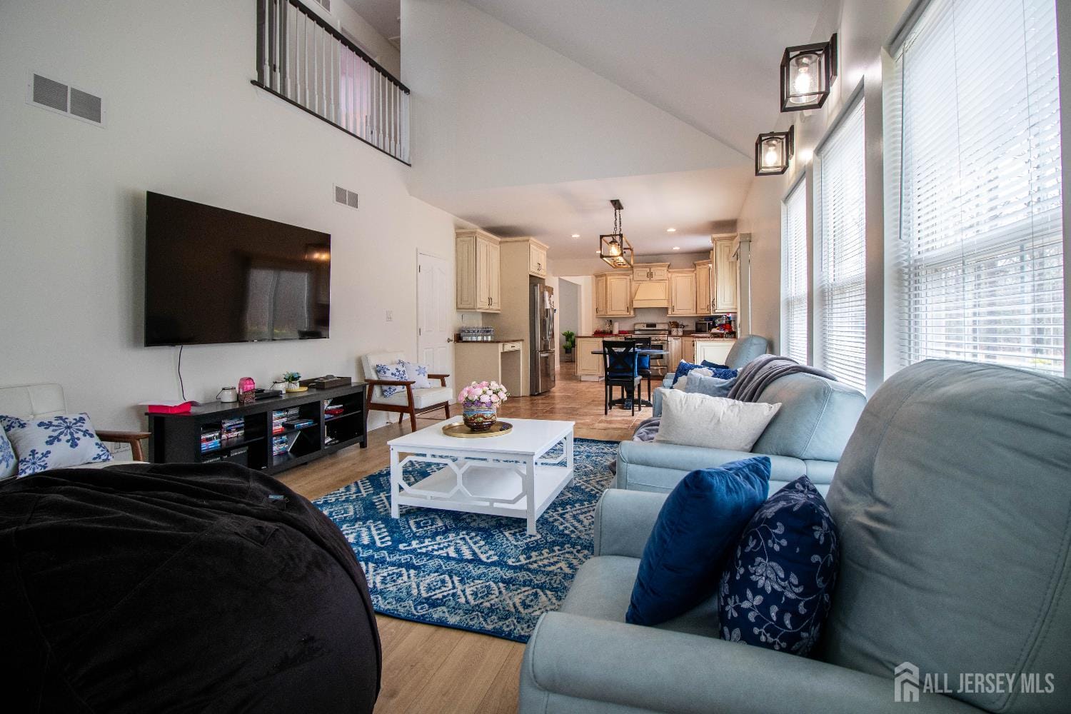 845 Woodbury Drive Image 5