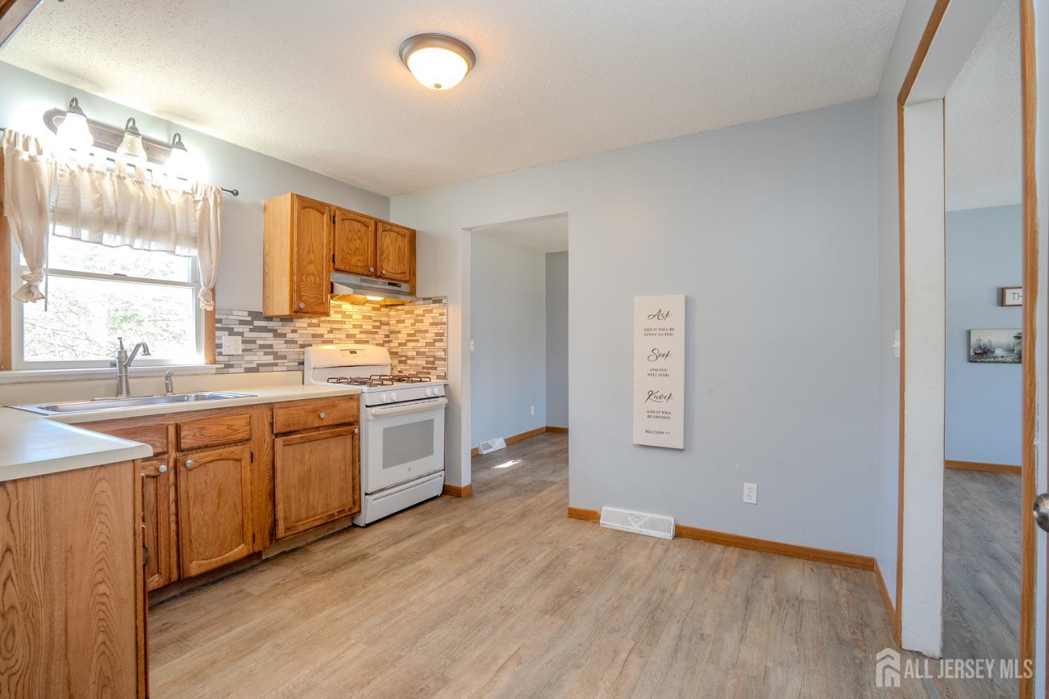 1834 Holly Road, North Brunswick, NJ, 08902 image 11