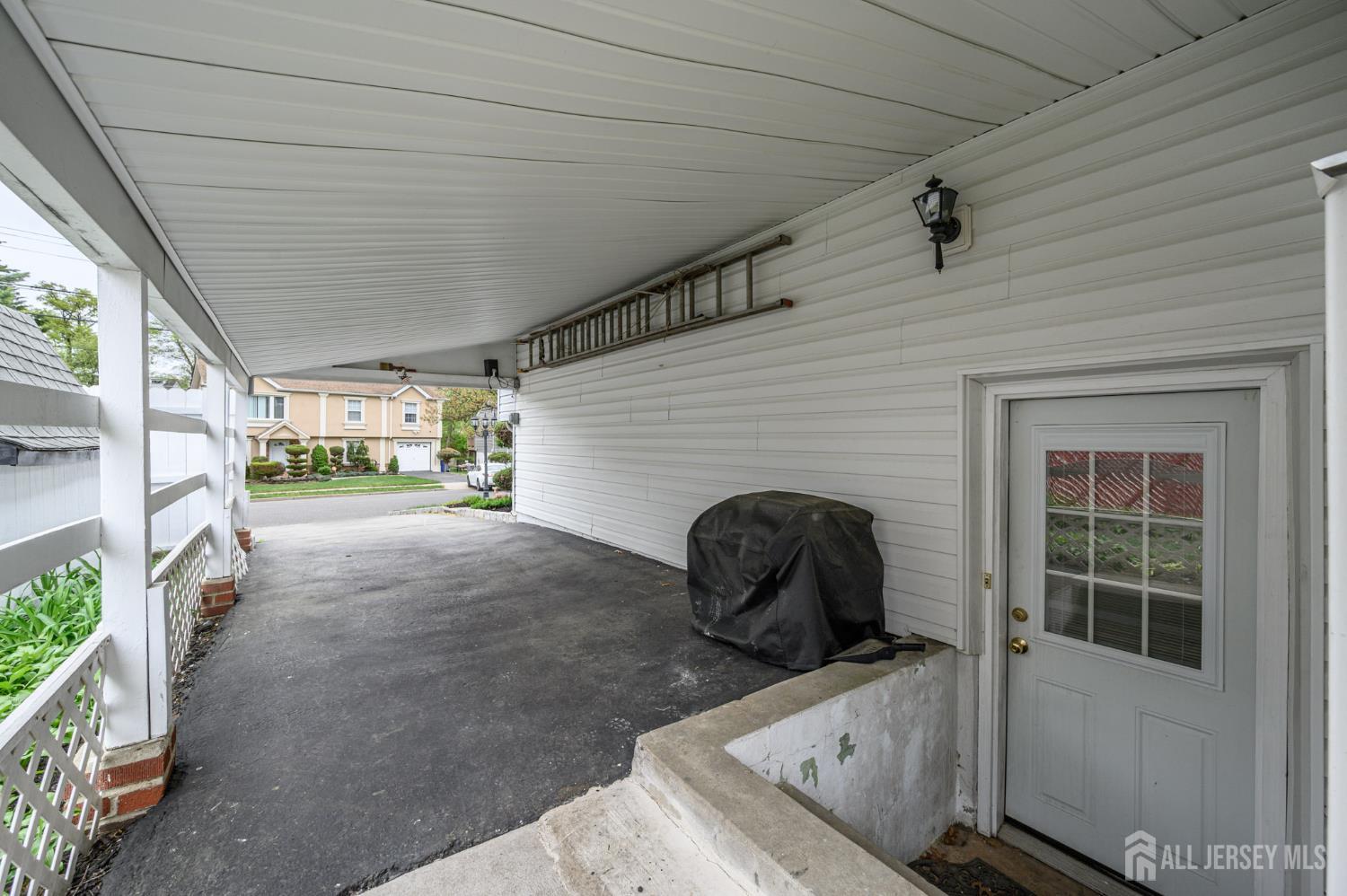 384 Maplewood Avenue, Colonia, NJ, 07067 image 33