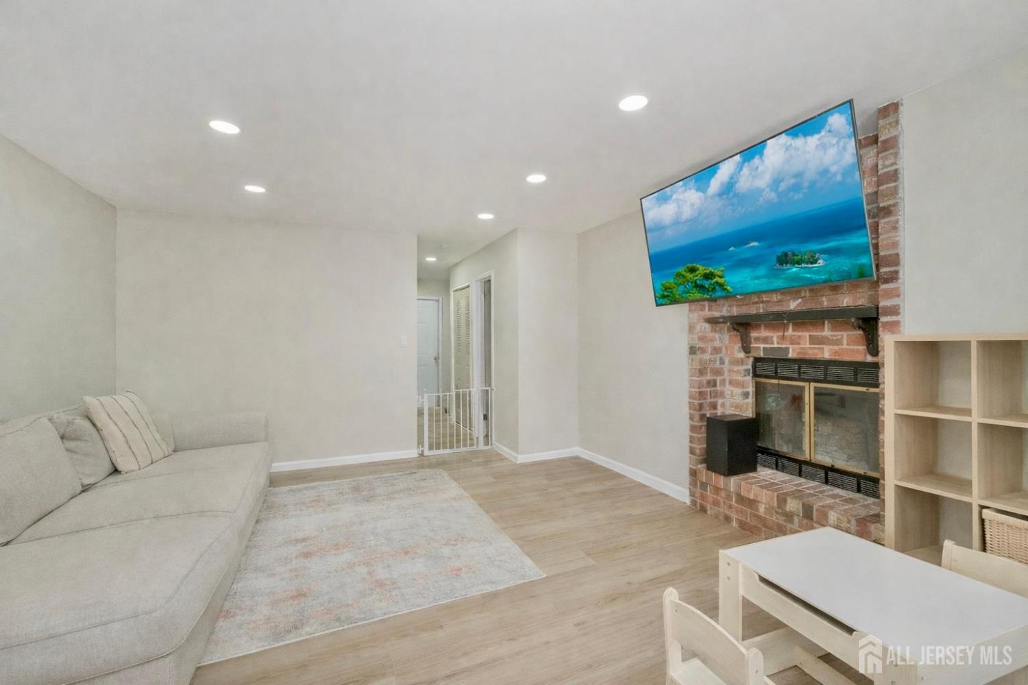 301 Palombi Court Image 5