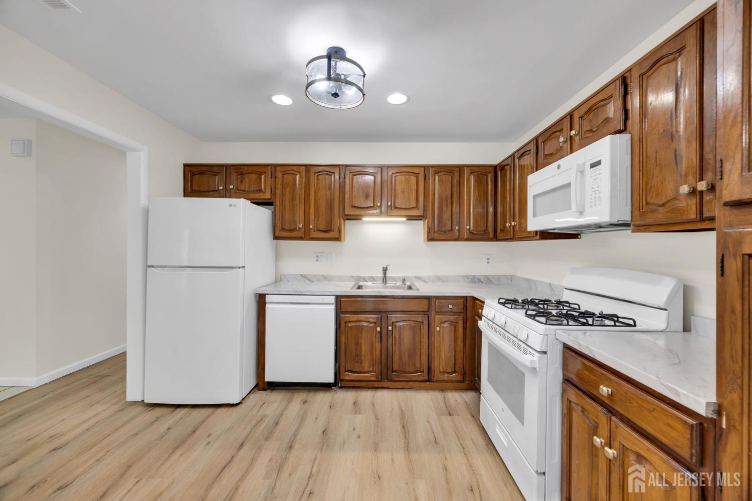 113 Heather Court 113, Edison, NJ, 08820 image 10