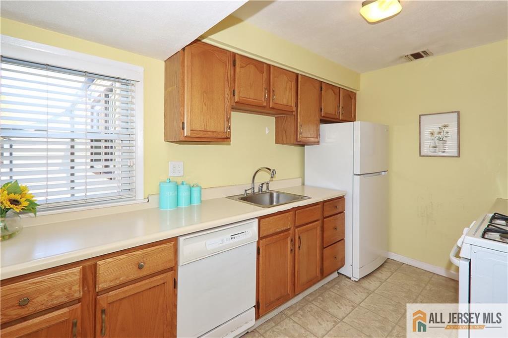 196 Worth Street Image 3