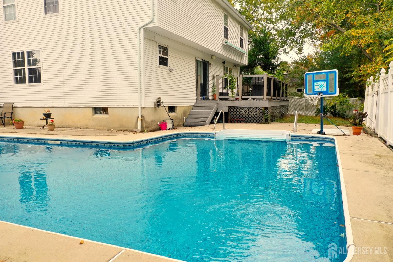 47 Avenue G Avenue Image 4