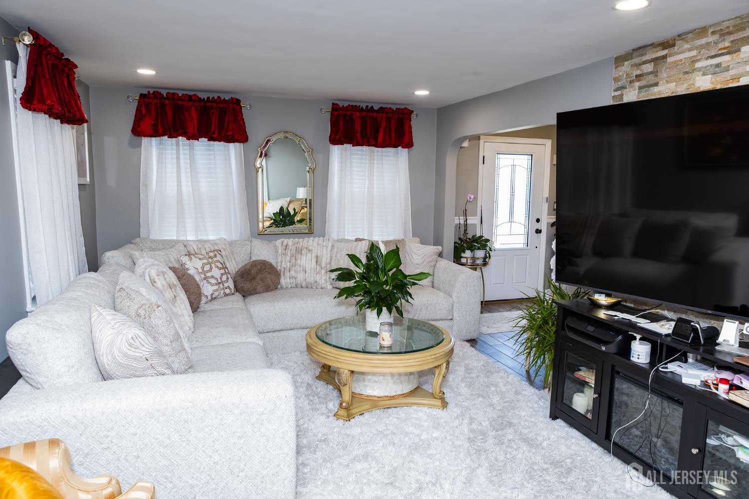 15 S Pulaski Avenue Image 4