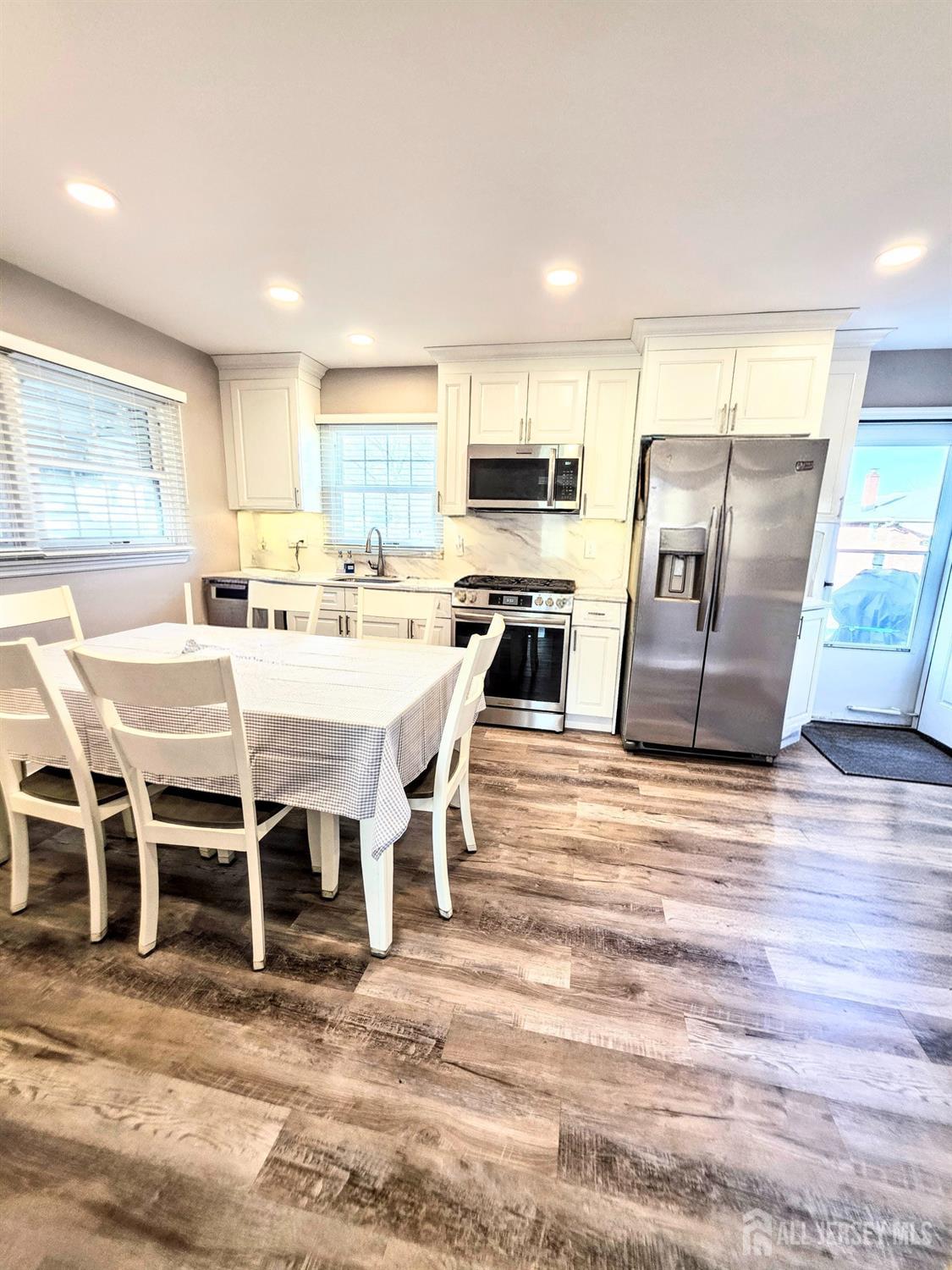 19 E 2nd Street Image 4