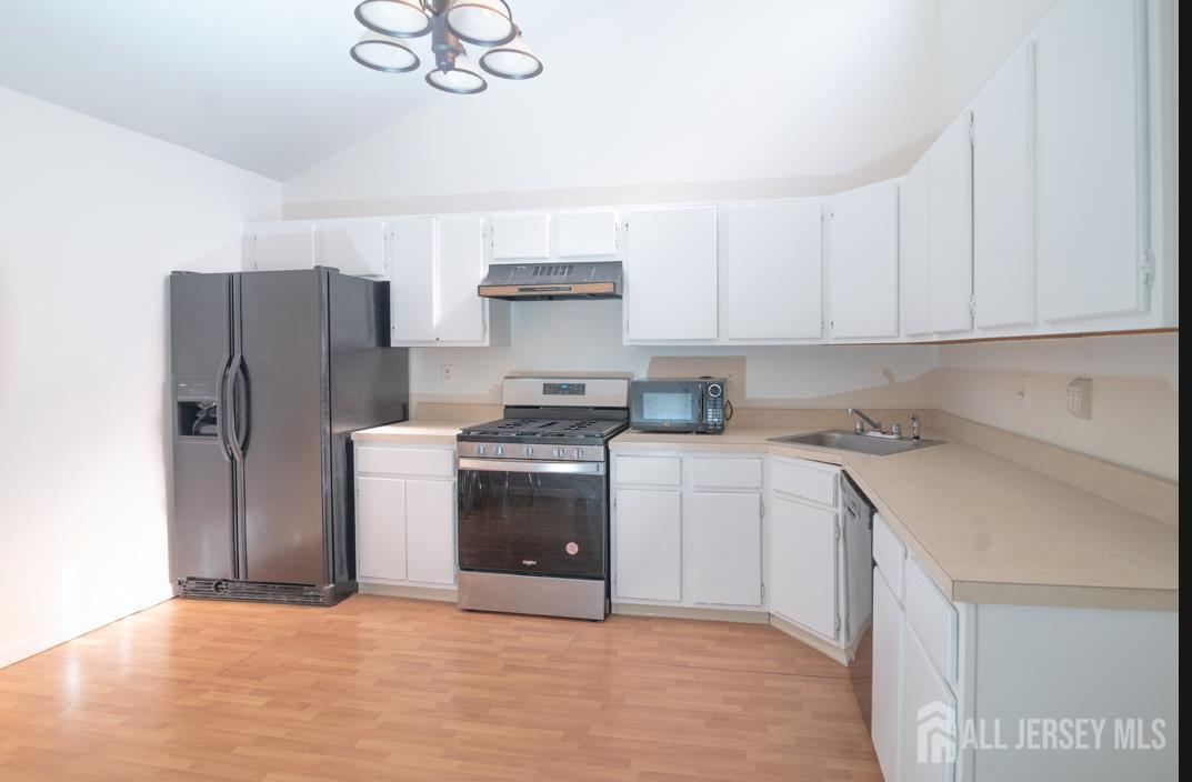 175 Penn Court Image 5